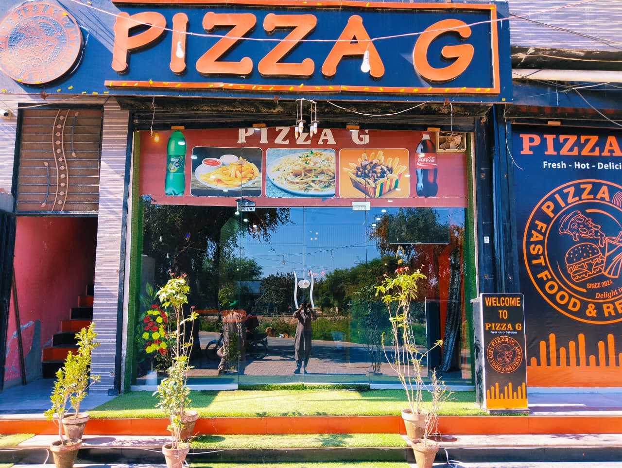 PizzaG Entrance
